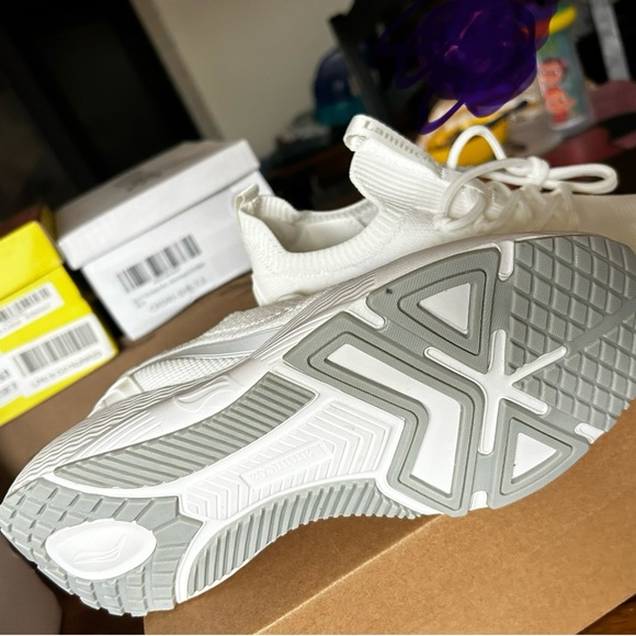 Walked shoes - Picture 2 of 3